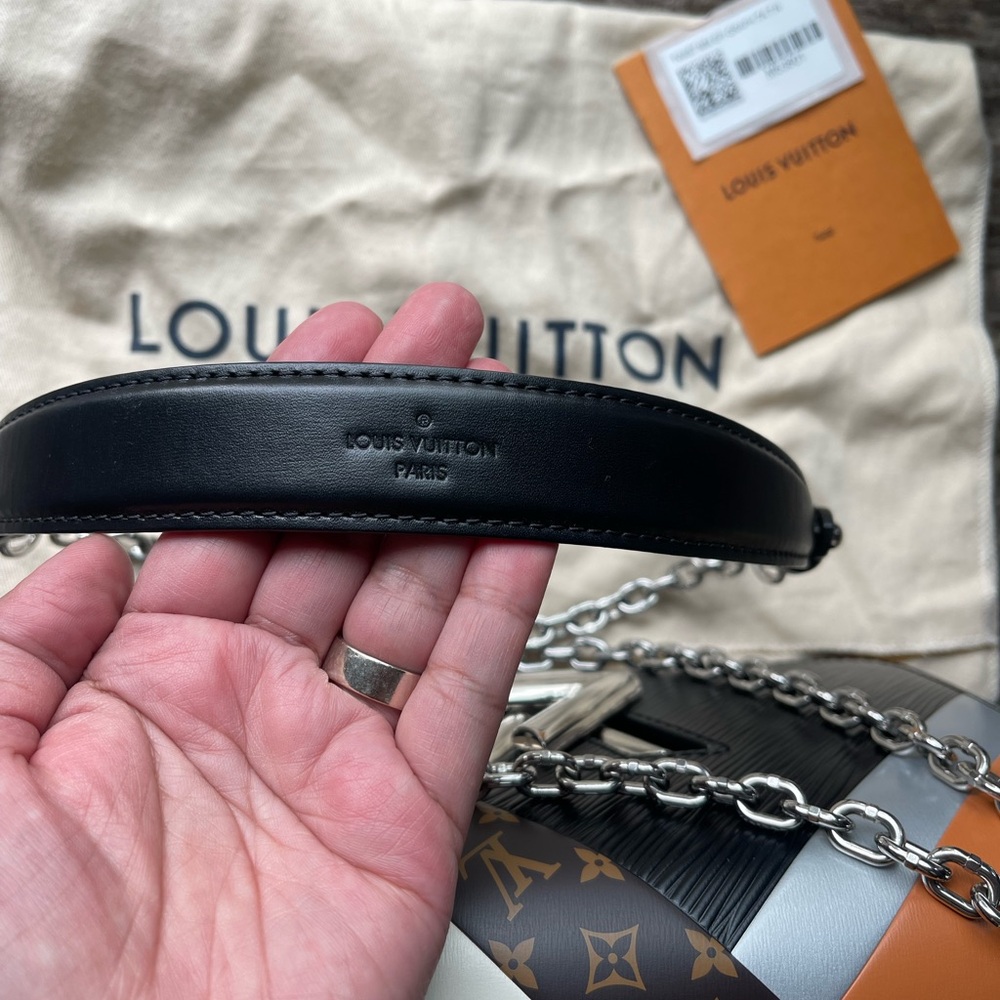 Louis Vuitton Twist MM Limited Edition Epi Leather - Picture 10 of 15
